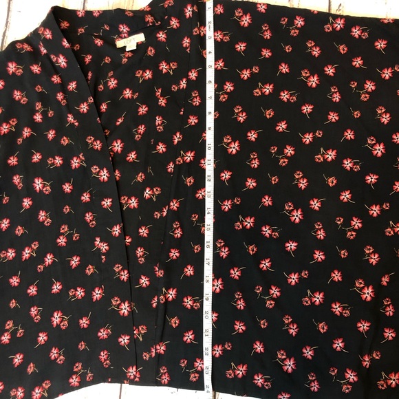 Ann Taylor Loft floral print kimono style short oversize one size flowy summer - Picture 11 of 11
